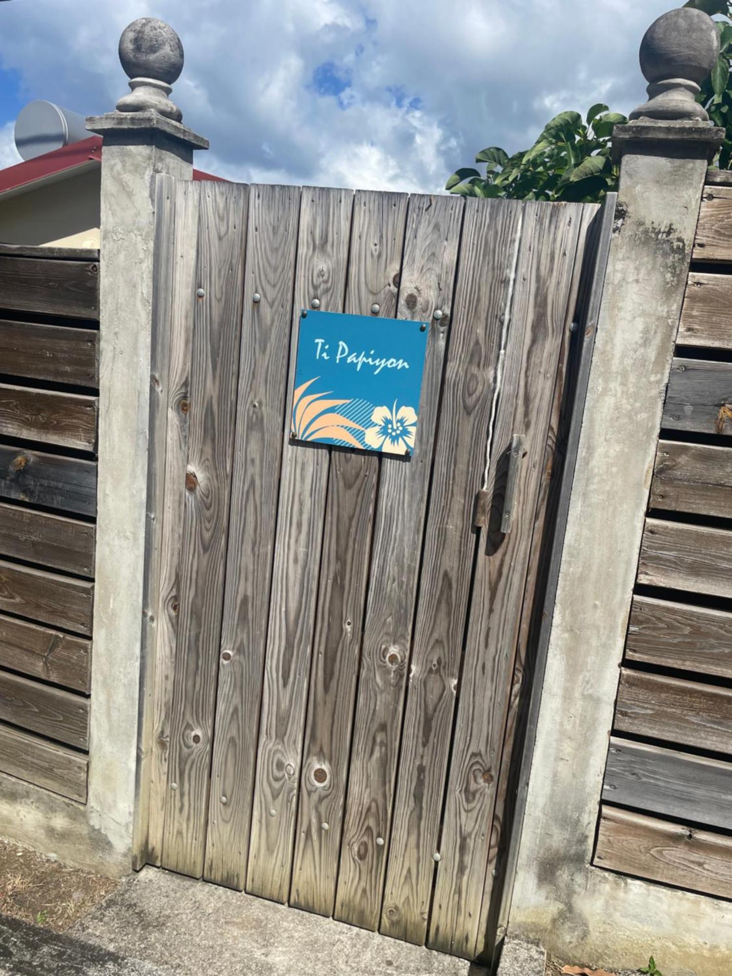 Gite Ti Papiyon 波尔兰特 外观 照片